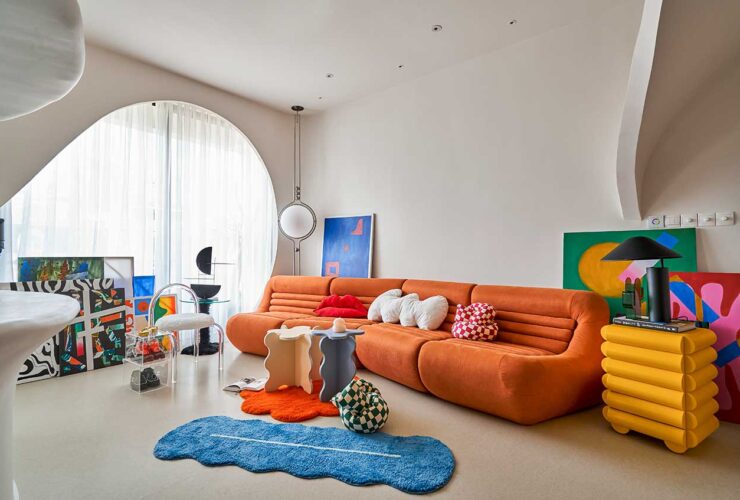 Um Apartamento Colorido Sonhador Inspirado na Era Espacial na